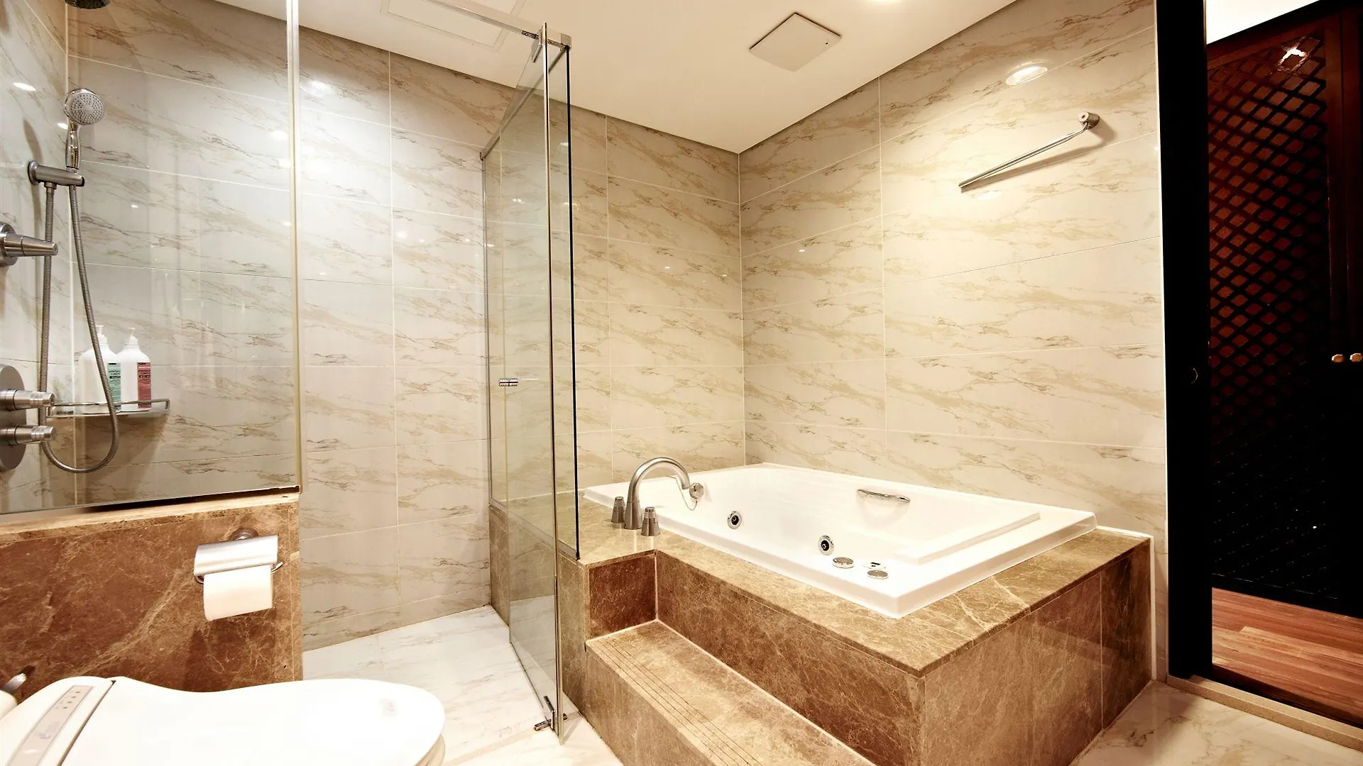 Pale De Cz Hotel Busan