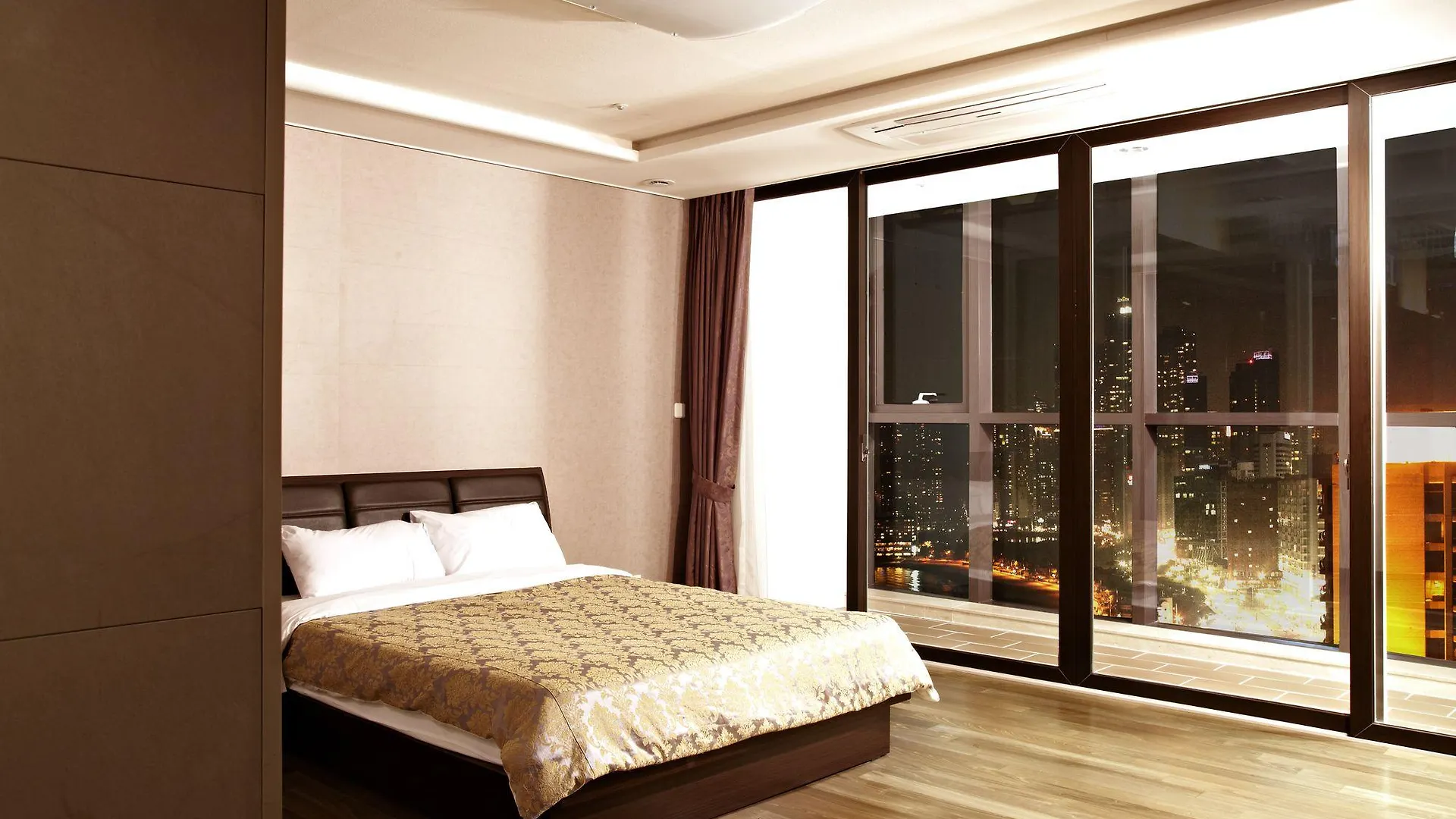 Pale De Cz Hotel Busan 3*,