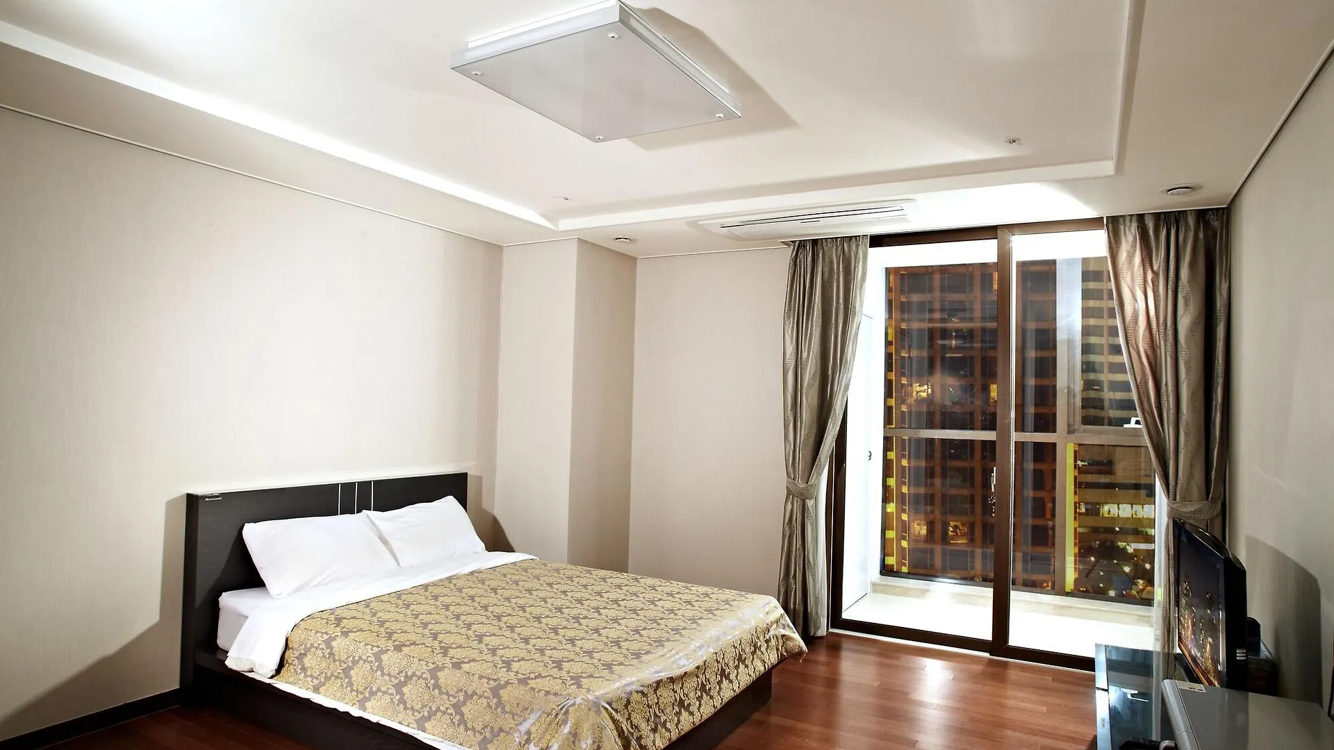 Pale De Cz Hotel Busan